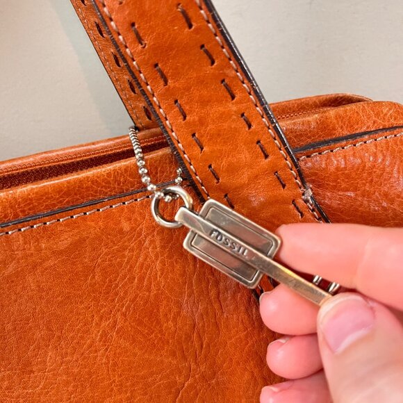 Fossil Brown Leather Handbag With Key Charm & Stitched Handles - Picture 3 of 10